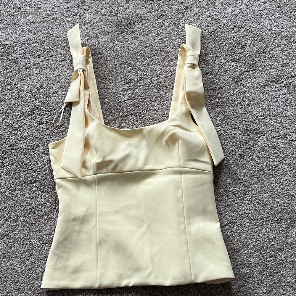 Zara Elegant Pale Yellow sleeveless top - Picture 3 of 6